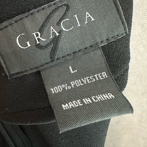 Gracia Top, Draping Over Arms and Sleeveless, Size L - Picture 7 of 9